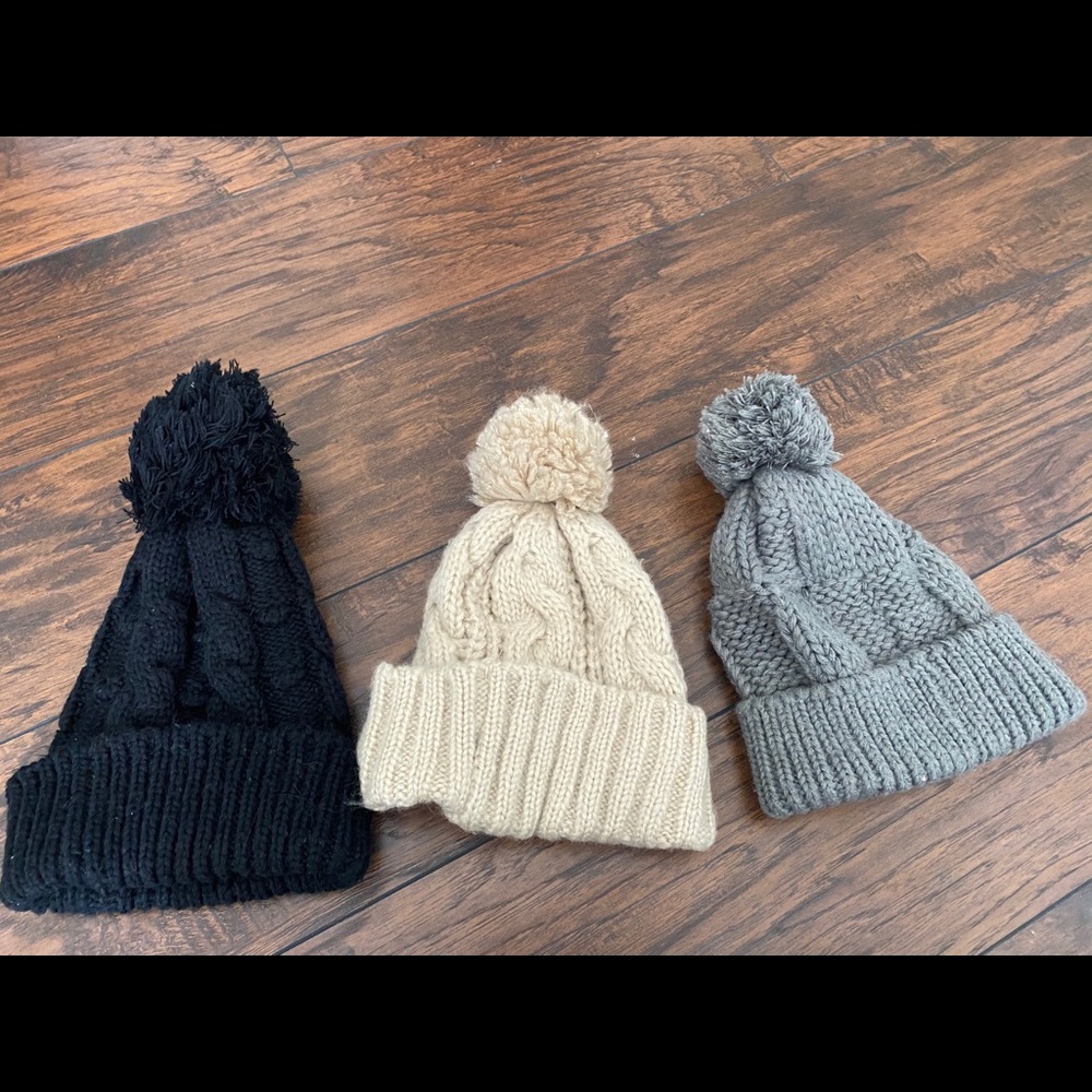 Bundle of women winter hat